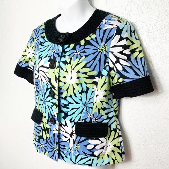 Floral Button Down Short Sleeve Blouse - Picture 2 of 8